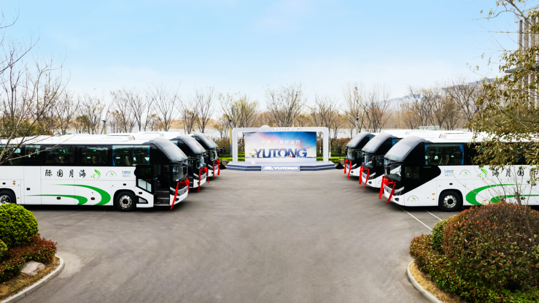 行業(yè)最大批量！宇通100輛高端旅游客車交付新疆