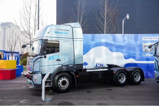 實力見證 | 多款新品首發(fā)，宇通重卡春季新品發(fā)布會隆重舉行