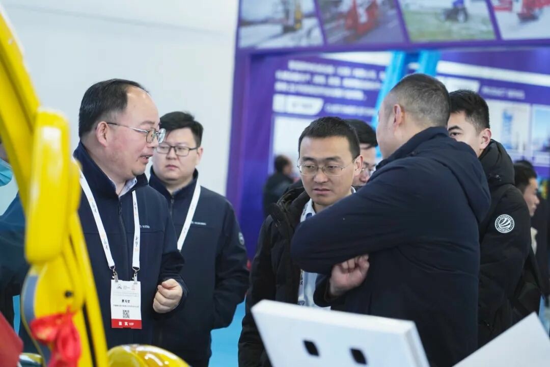 誠邀共赴 | 宇通專用車與您相約2025 中國(鄭州)旅游休閑娛樂產(chǎn)業(yè)博覽會