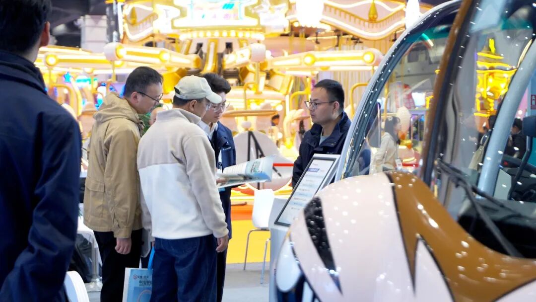 智趣出行，悅動未來！宇通觀光車亮相2025中國（鄭州）旅游休閑娛樂產(chǎn)業(yè)博覽會