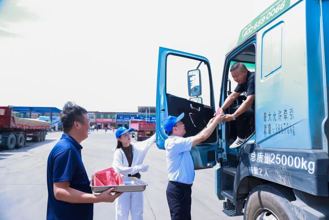 滿(mǎn)分服務(wù)丨八城聯(lián)動(dòng)送關(guān)懷，宇通重卡在行動(dòng)！