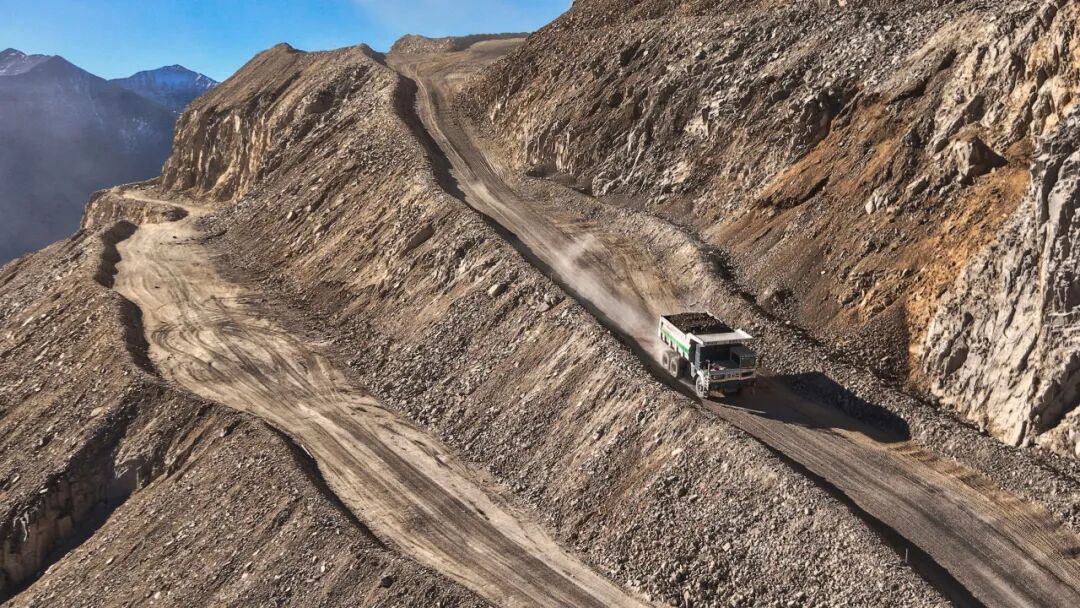 宇礦同行|宇通礦卡受邀參加全球礦業(yè)電氣化峰會，共繪零碳智慧礦山新藍(lán)圖！