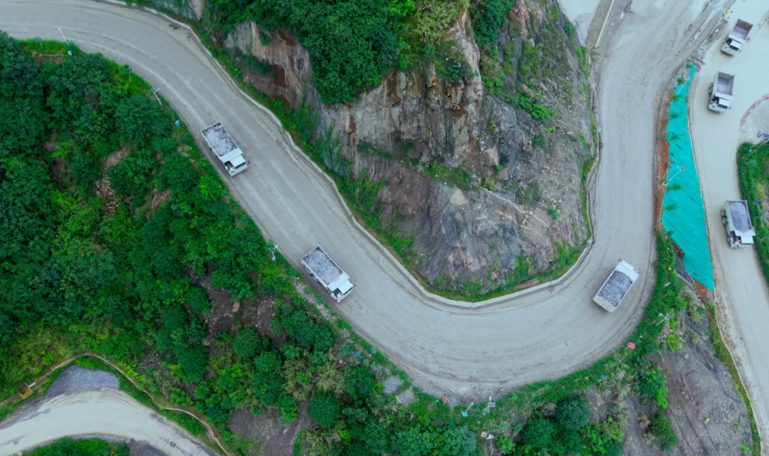 宇通礦卡——電賦礦山丨智領(lǐng)荊楚-宇通礦卡攜手湖北國順華新，共筑綠色礦山新典范！