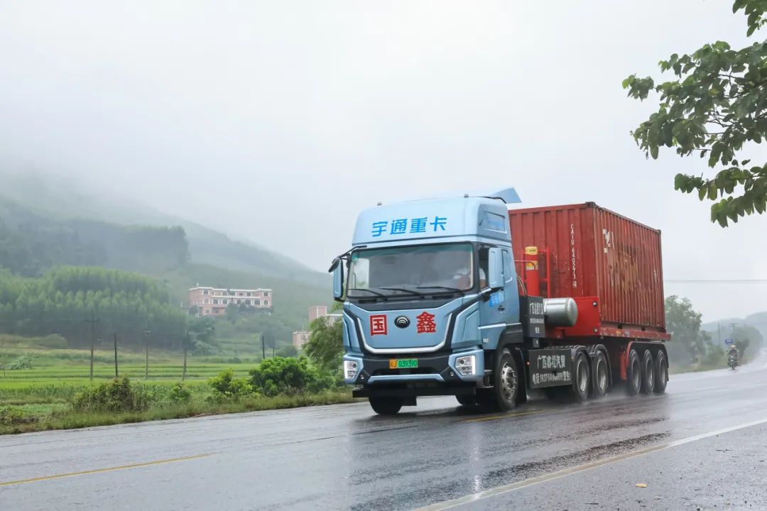 單趟多賺1000塊！宇通重卡為賀州鑫美運(yùn)輸插上增收的翅膀！