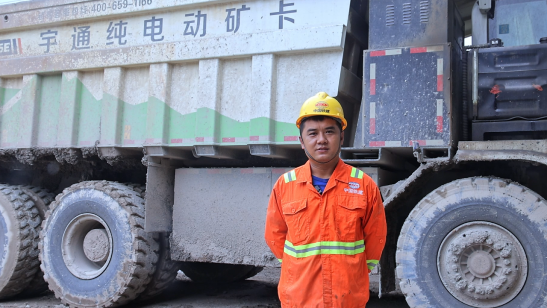 宇通礦卡——電賦礦山丨智領(lǐng)荊楚-宇通礦卡攜手湖北國順華新，共筑綠色礦山新典范！